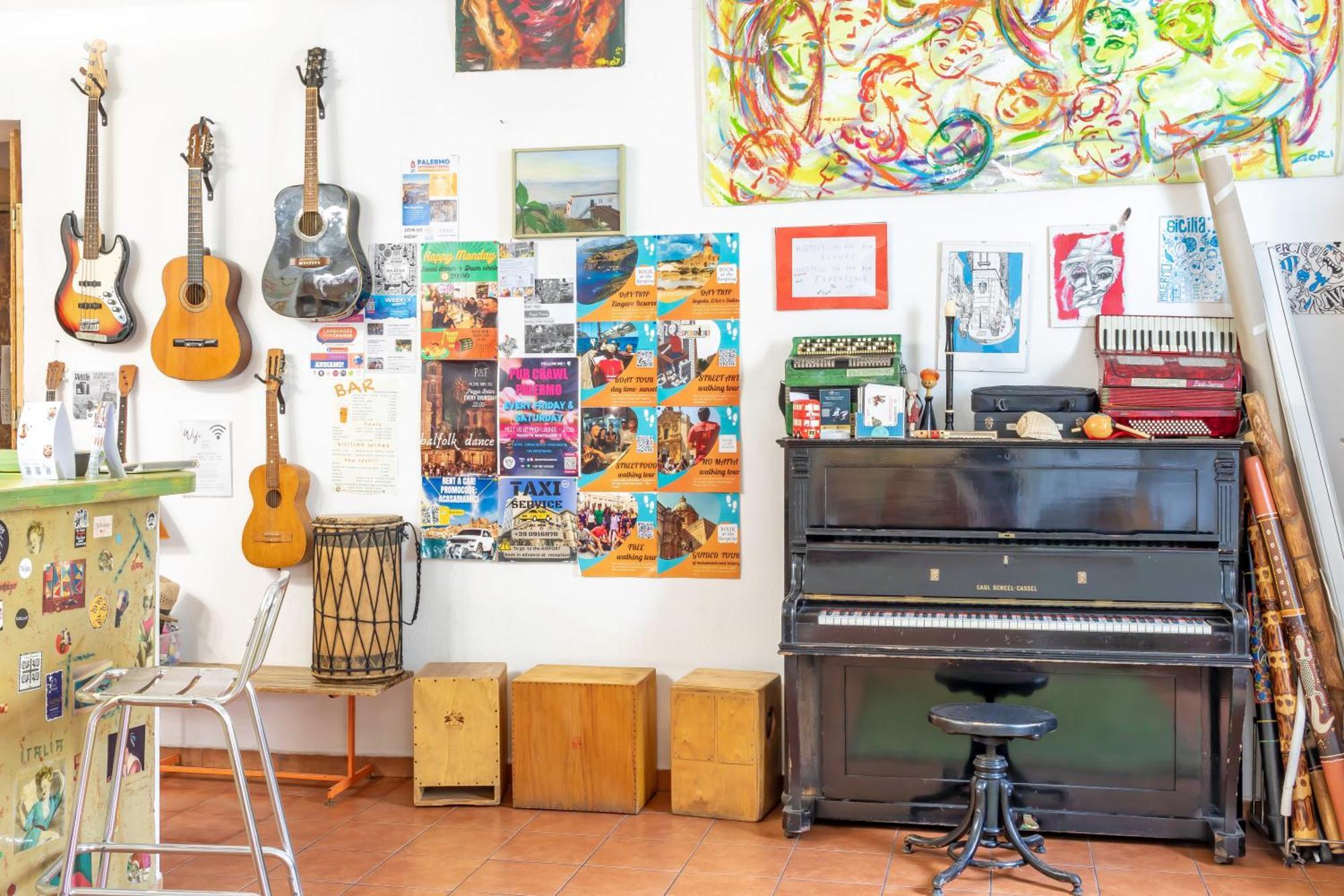 Hostel A Casa Di Amici Palermo